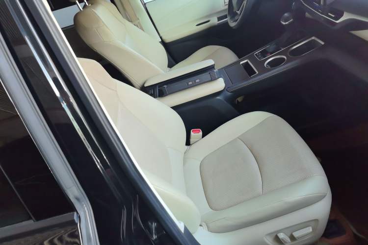 Used Toyota Sienna 2021 2.5L Hybrid Luxury Edition
