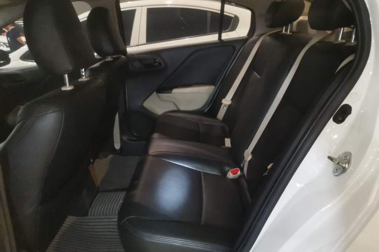 Used Honda Greiz 2016 1.5L CVT Classic Edition
