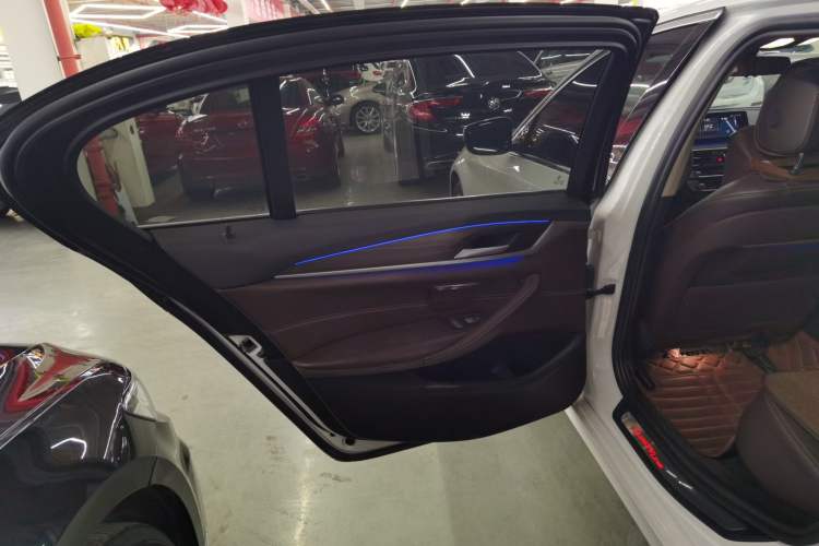 Used BMW 5 Series 2019 530Li Leading Model Luxury Package
