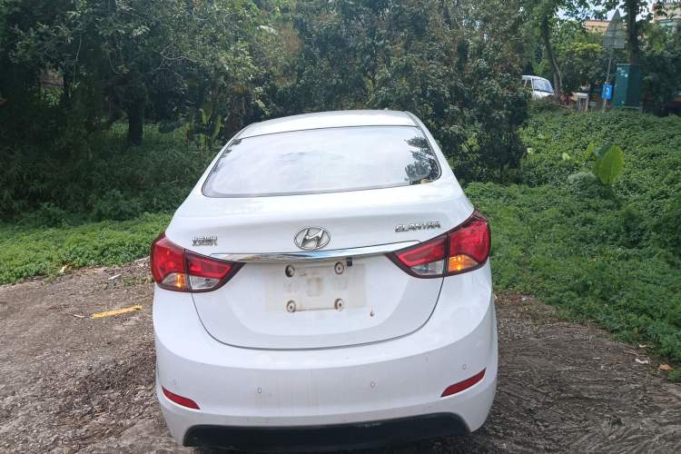 Used Hyundai Elantra 2016 1.6L Automatic Smart Version
