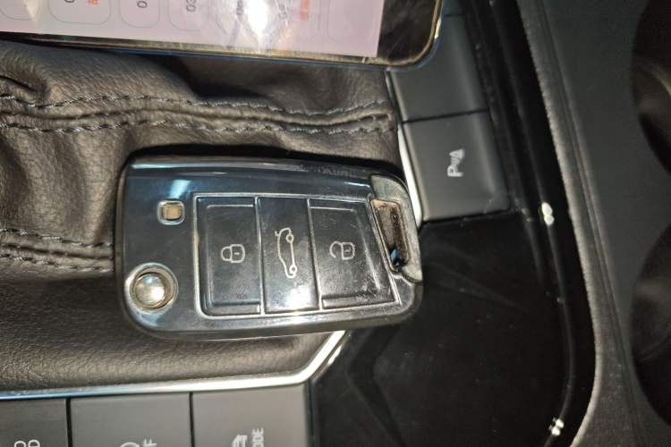 Used Volkswagen Tayron 2023 300TSI Two-Wheel-Drive Luxury Plus Advanced Edition
