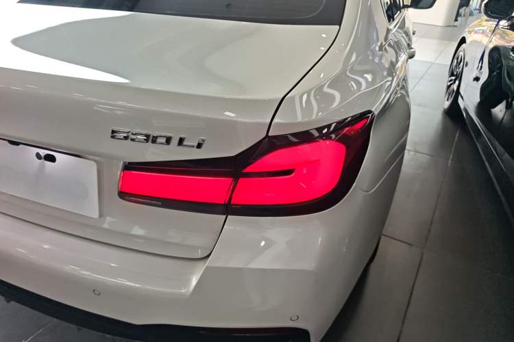 Used BMW 5 Series 2022 Second Facelift 530Li Leading Edition M Sport Package
