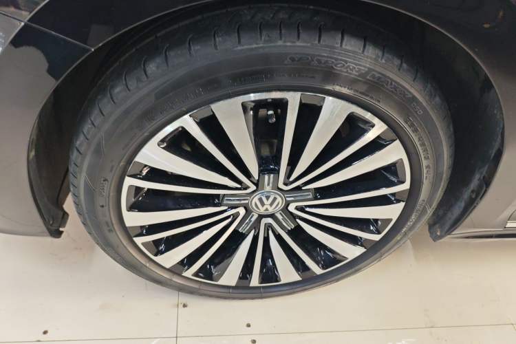 Used Volkswagen Passat 2019 380TSI Luxury Edition China VI Standard
