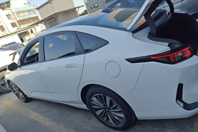 Used  A05 2024 70 Air
