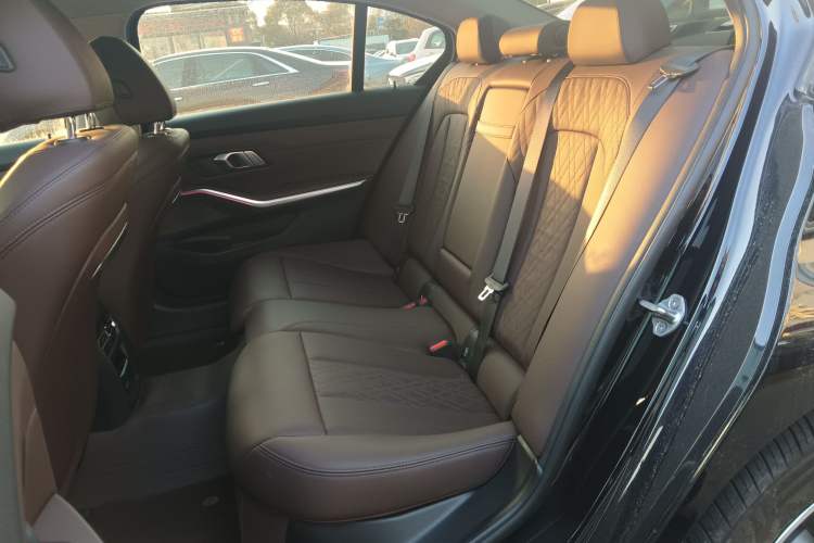 Used BMW i3 2023 eDrive 40 L Midnight Edition
