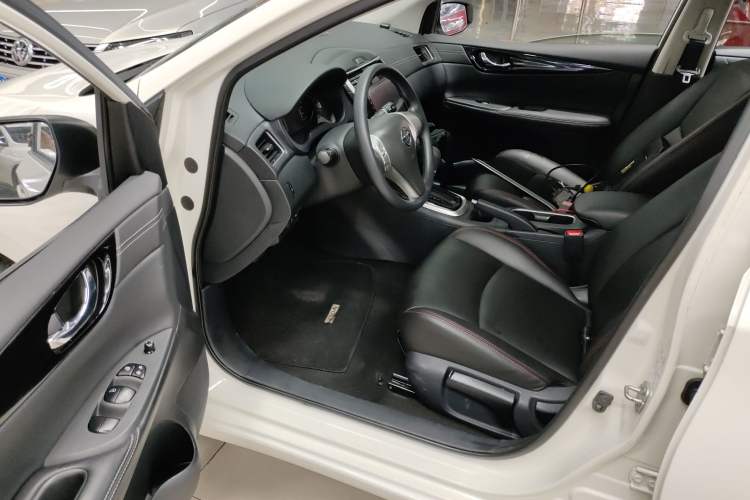 Used Nissan Tiida 2021 1.6L CVT Cool Edition
