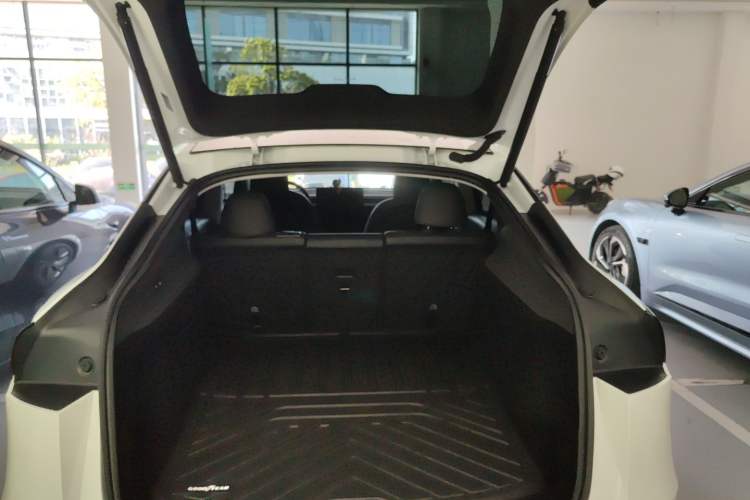 Used Tesla Model Y 2025 Rear-Wheel Drive First Edition