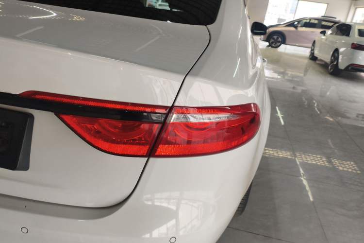 Used Jaguar XFL 2019 XFL 2.0T 200 PS Two-Wheel-Drive Elite Edition
