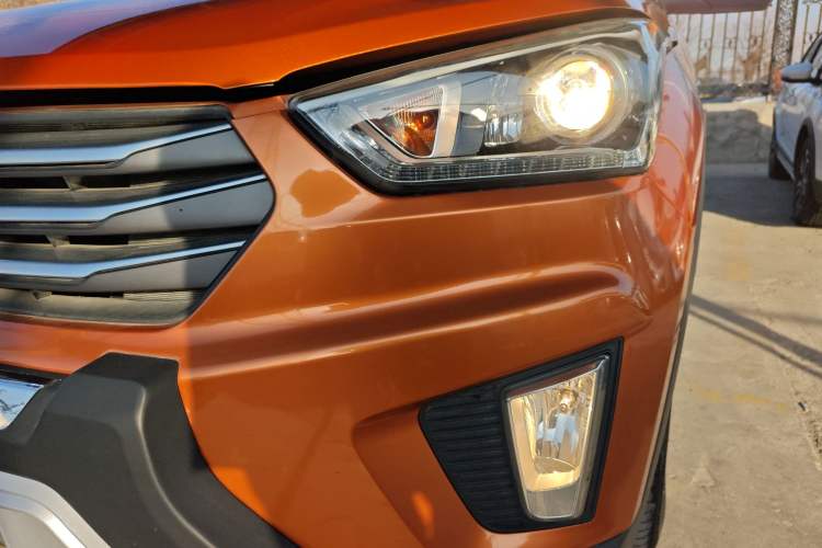 Used Hyundai ix25 2015 1.6L Automatic Two-Wheel-Drive Deluxe DLX Model