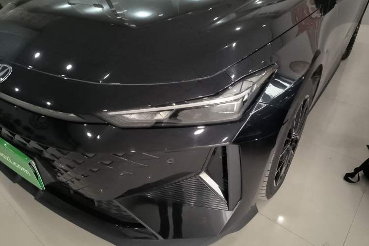 Used Changan UNI-V iDD 2024 Blue Whale Smart Electric iDD 136km Luxury Model
