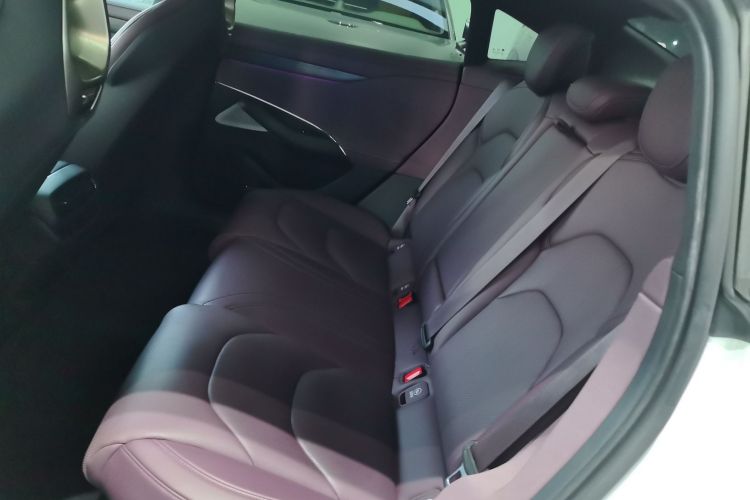 Used Xiaomi Auto SU7 2024 Four-Wheel Drive Ultra-Long Range Advanced Intelligent Driving Max Edition