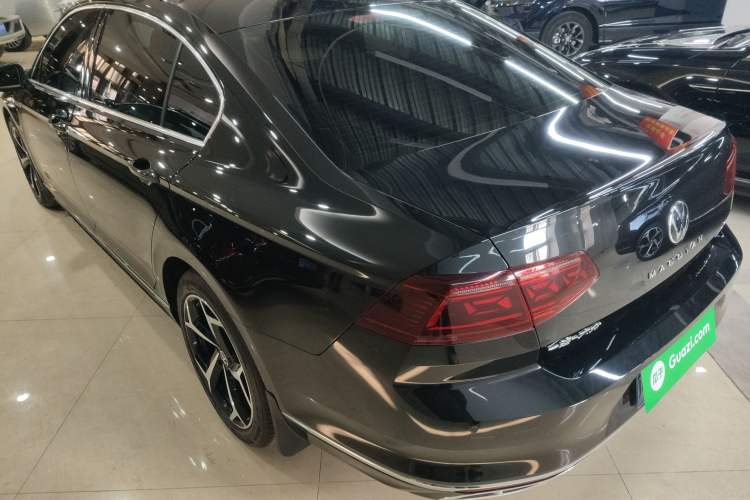 Used Volkswagen Magotan 2024 2 Million Units Zhongxiang Version 330TSI DSG Luxury Edition
