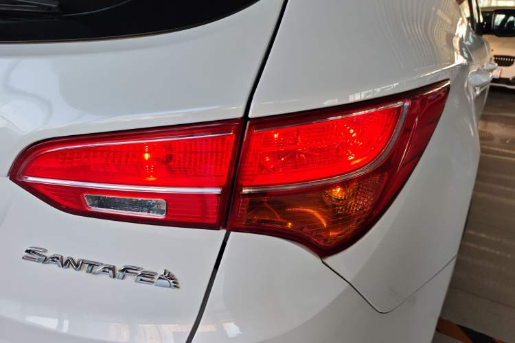 Used Hyundai Santa Fe 2013 2.4L Automatic 2WD Comfort Edition
