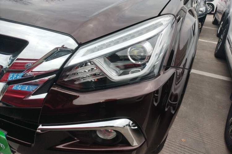 Used Isuzu mu-X 2022 2.0T Gasoline Automatic 4WD Jingyue Trim with 5 Seats