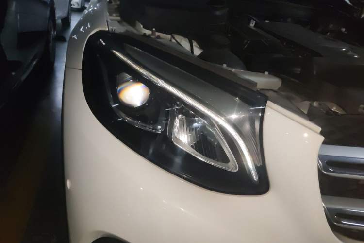 Used Mercedes-Benz GLC 2016 GLC 260 4MATIC Luxury Model
