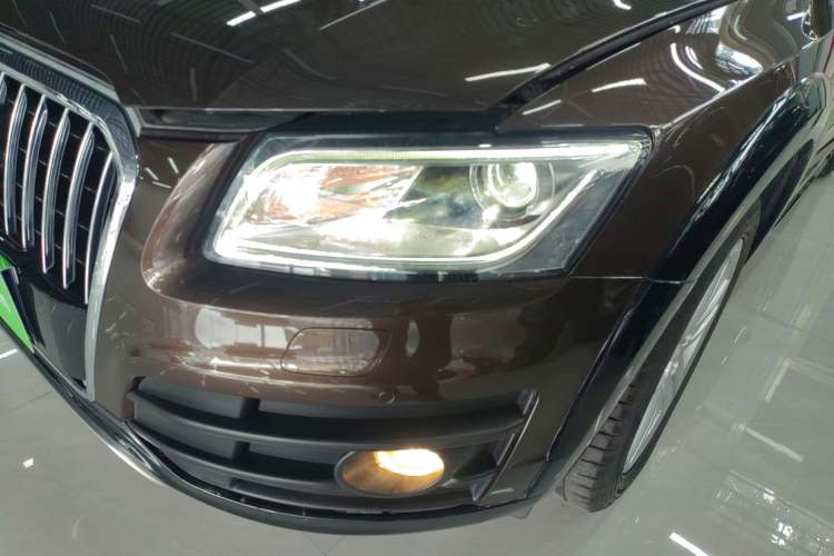 Used Audi Q5 2017 Plus 40 TFSI Technology Model
