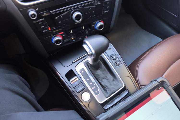 Used Audi A4L 2016 35 TFSI Collector's Edition Automatic Standard Model
