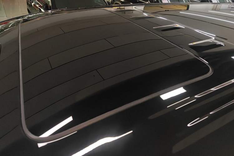 Used Denza D9 2025 DM-i Smart Drive 1020 Four-Wheel Drive Premium Model
