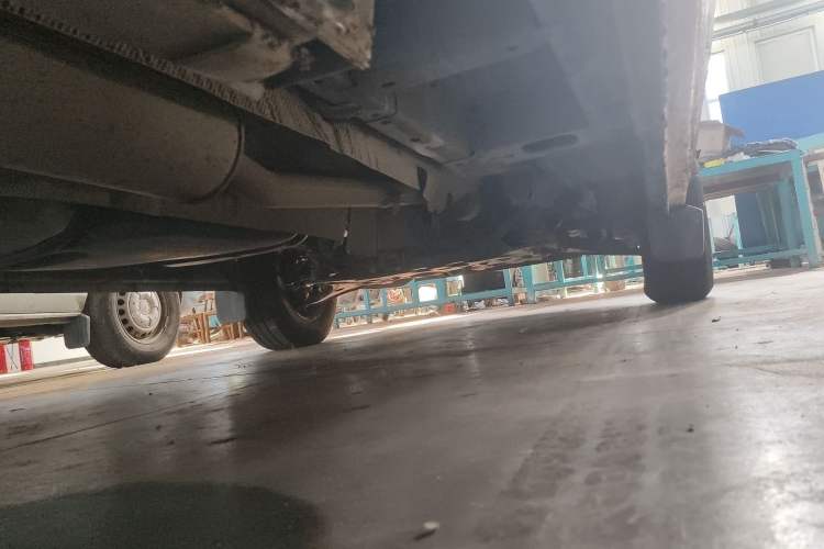 Used Ford Transit 2017 2.0T Diesel Multi-Purpose Commercial Vehicle Short Wheelbase Low Roof China V Standard