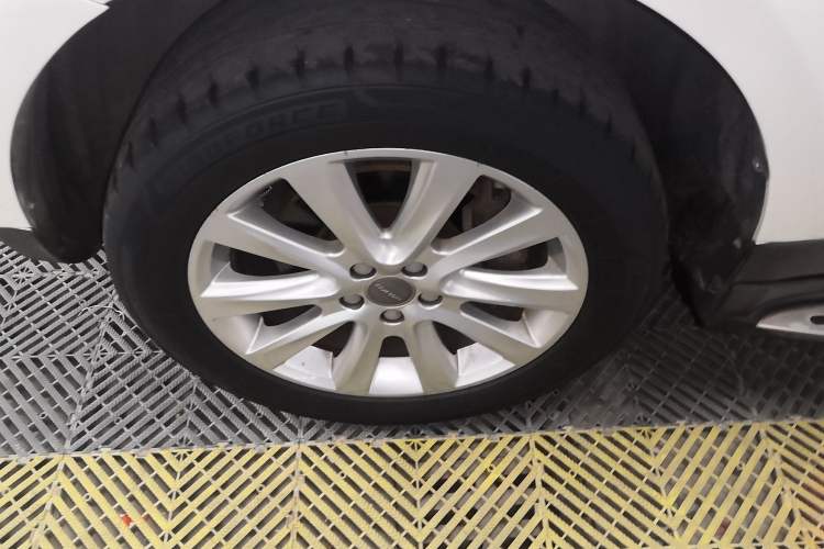 Used Haval H8 2015 2.0T two-wheel drive Comfort trim level