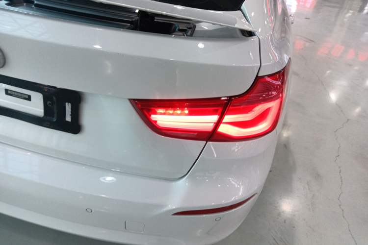 Used BMW 3 Series GT 2017 320i Sport Edition
