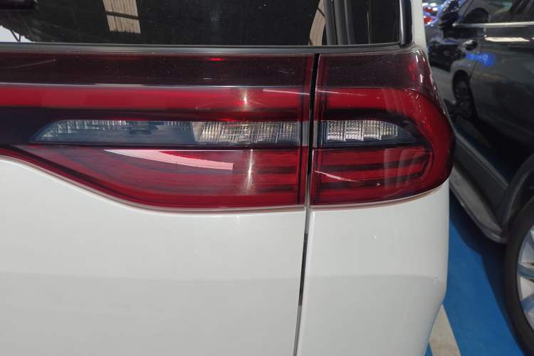 Used GAC Trumpchi M6 2019 270T Automatic Luxury Edition (7-seater) China V Standard
