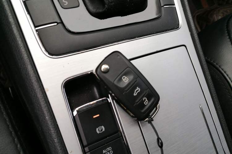 Used Volkswagen Passat 2014 1.8TSI DSG Prestige Navigation Edition
