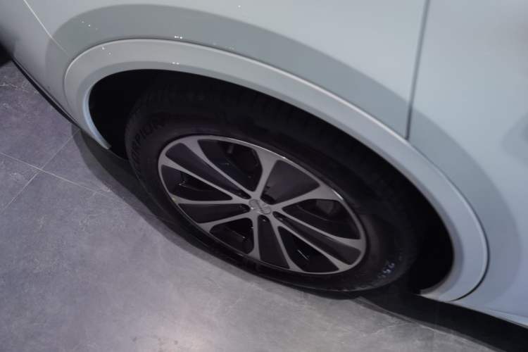 Used Hima Luxeed R7 2024 All-Electric 736 km Ultra
