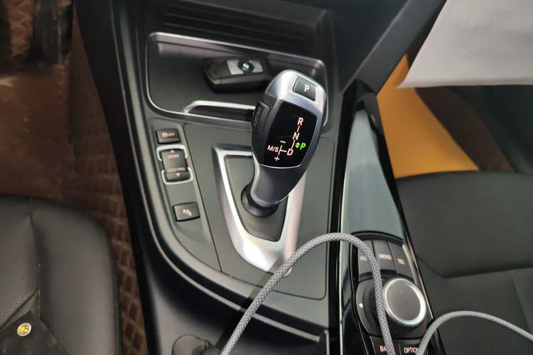 Used BMW 3 Series 2016 320Li Ambition Model
