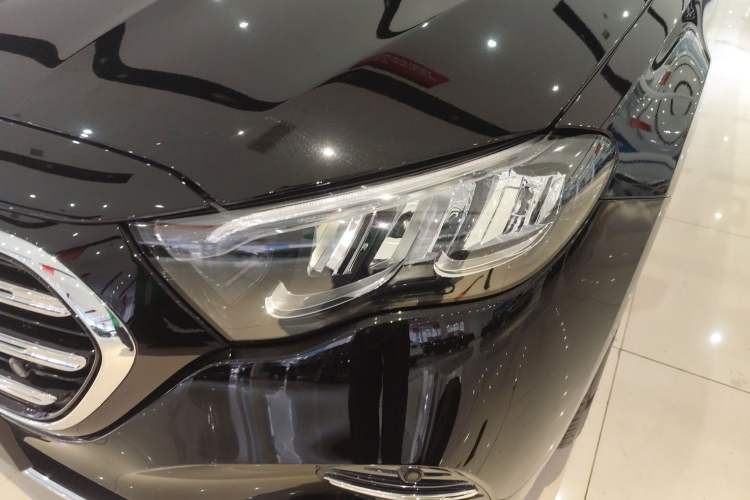 Used Mercedes-Benz E-Class 2025 Facelift E 300 L Luxury Edition
