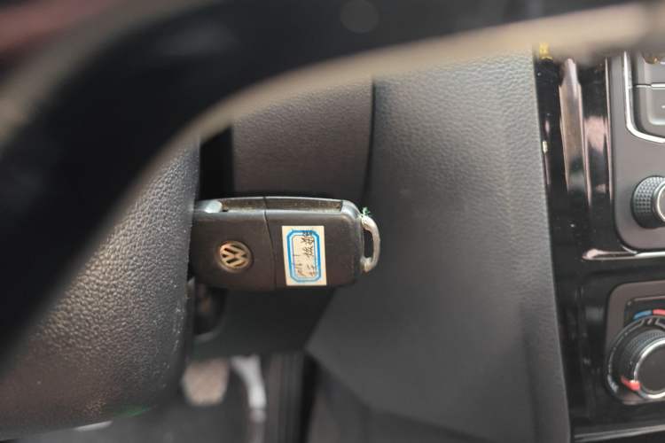 Used Volkswagen Sagitar 2015 1.6L Manual Comfort Model
