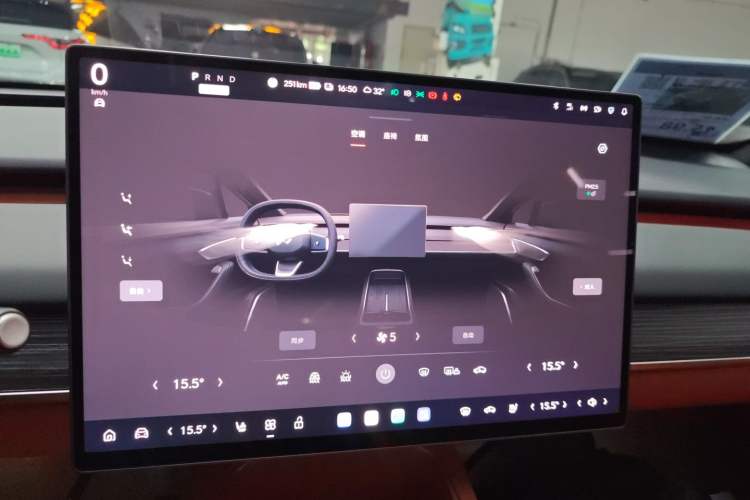 Used ONVO L60 2024 60 kWh Rear-Drive Version
