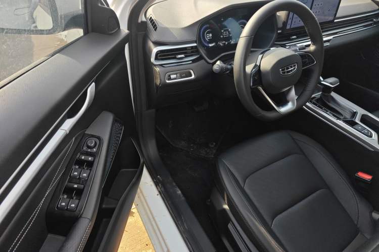 Used Geely Auto Emgrand 2023 4th Generation Champion Edition 1.5L CVT Prestige Model