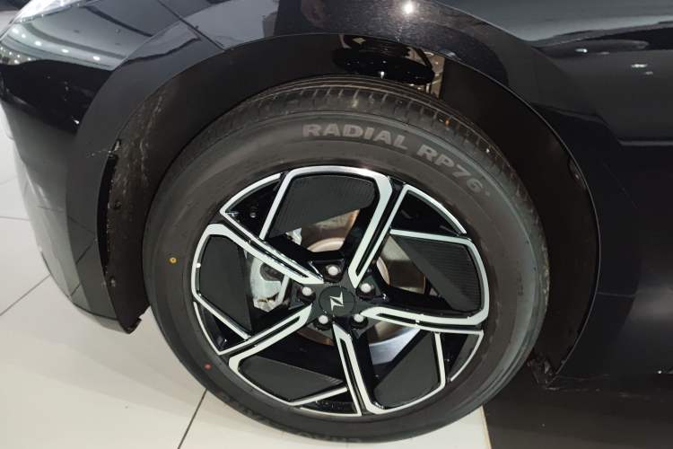 Used  eπ007 2025 Model Pure-Electric 550 Executive Edition