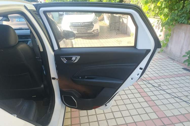 Used Geely Auto Vision X3 2017 1.5L Automatic Prestige Model
