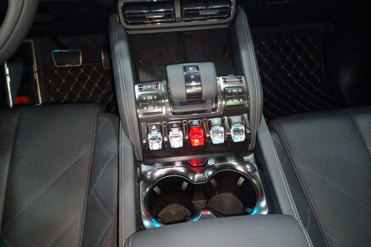 Used Formula Leopard Leopard 5 2023 Navigator Edition
