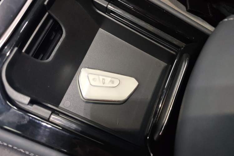 Used Volkswagen ID.4 CROZZ 2021 Long-Range Lite PRO Two-Wheel Drive Version
