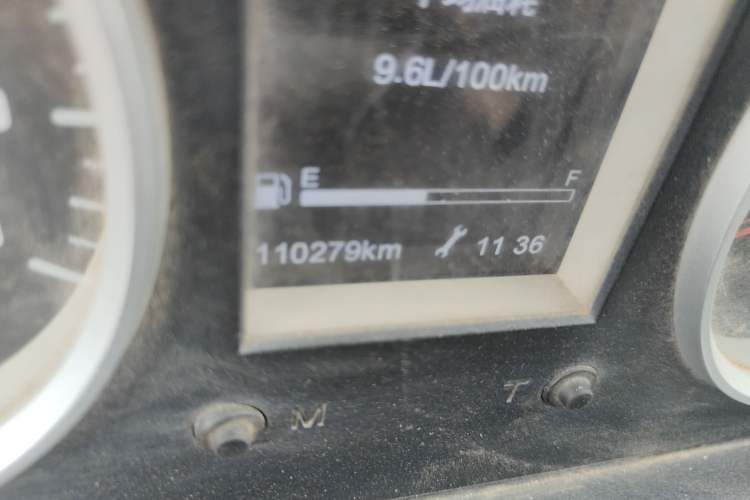 Used Iveco Daily 2020 2.5T A40 Passenger Van Dual Tires Mid-Roof Design 5-9 Seats China VI Emission Standard
