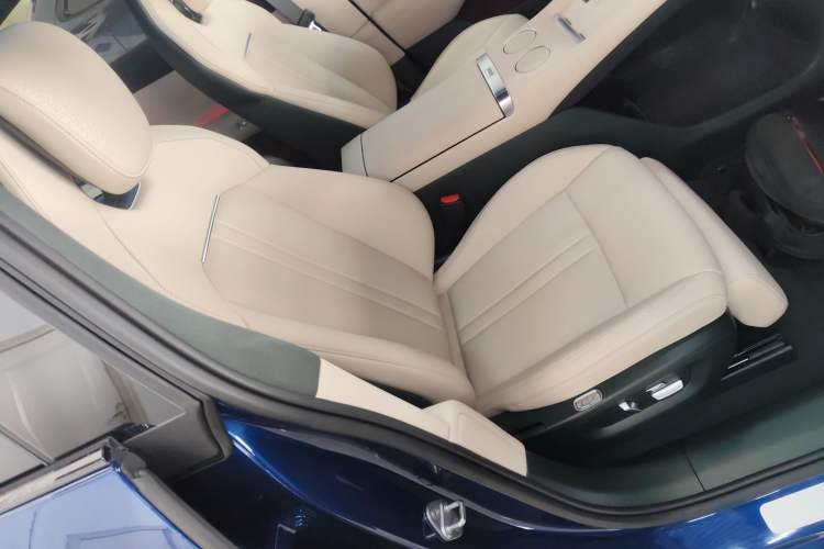 Used  YU7 2025 Ultra-Long Range High-Performance All-Wheel-Drive Max Edition
