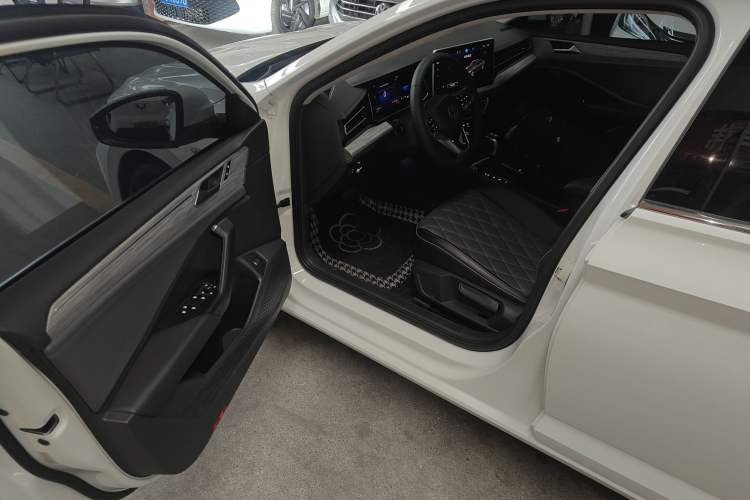 Used Volkswagen Sagitar 2024 300TSI DSG Excellence Edition