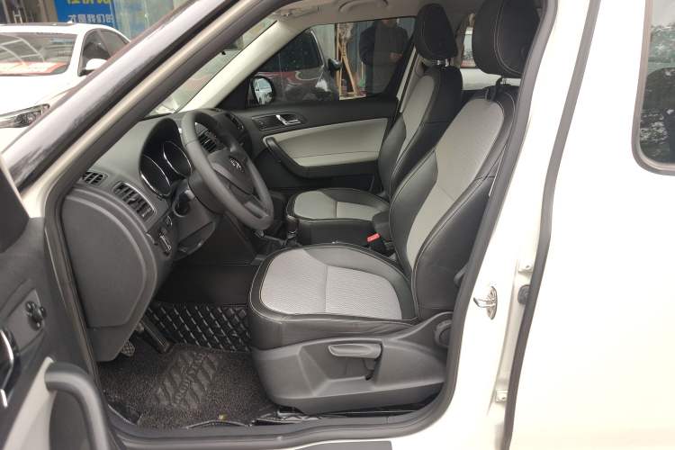 Used Skoda Yeti 2017 1.6L Manual Front-Wheel-Drive Version