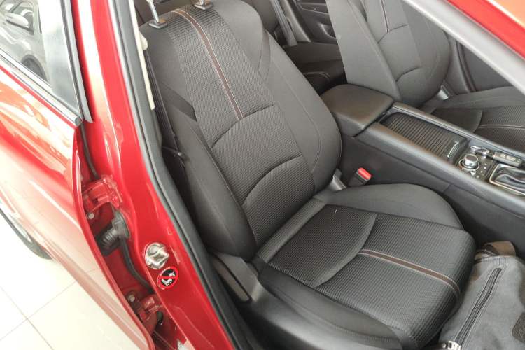 Used Mazda Mazda 3 Axela 2019 Cloud-Controlled Sedan 1.5L Automatic Luxury Model China VI Standard
