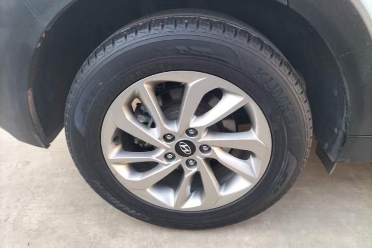 Used Hyundai Tucson 2015 1.6T Dual-Clutch Two-Wheel-Drive Smart Model
