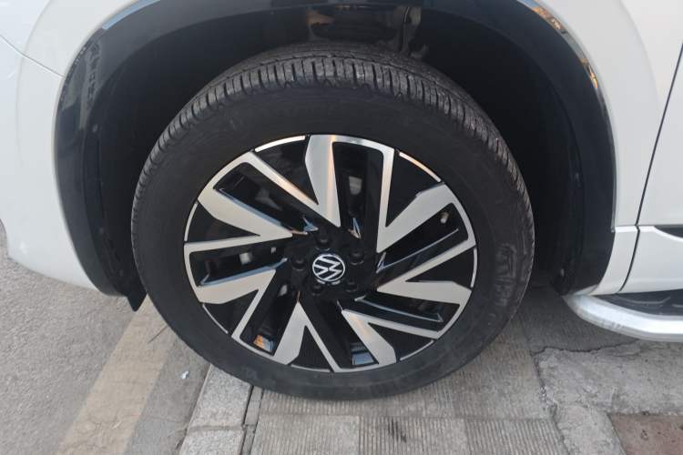 Used Volkswagen Tayron 2023 330TSI Two-Wheel-Drive R-Line High-Energy Version
