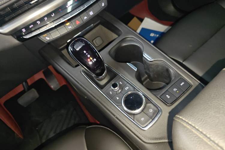 Used Cadillac XT4 2024 28T Two-Wheel-Drive Luxury Version
