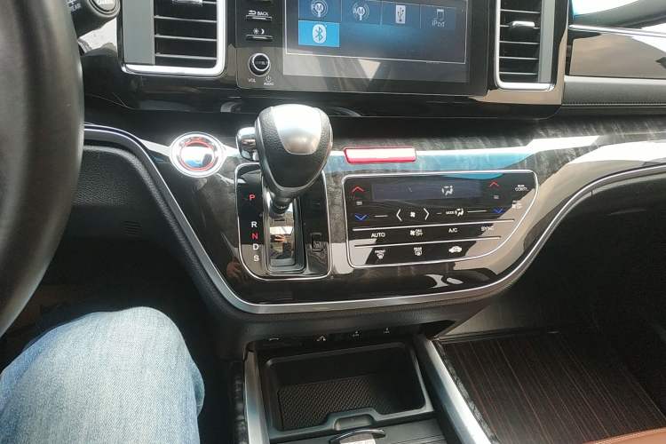 Used Honda Elysion 2019 2.0L Hybrid Supreme Edition
