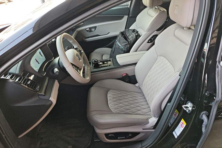 Used BYD Han 2025 EV with 701 km of Laser Radar-Enabled Intelligent Driving