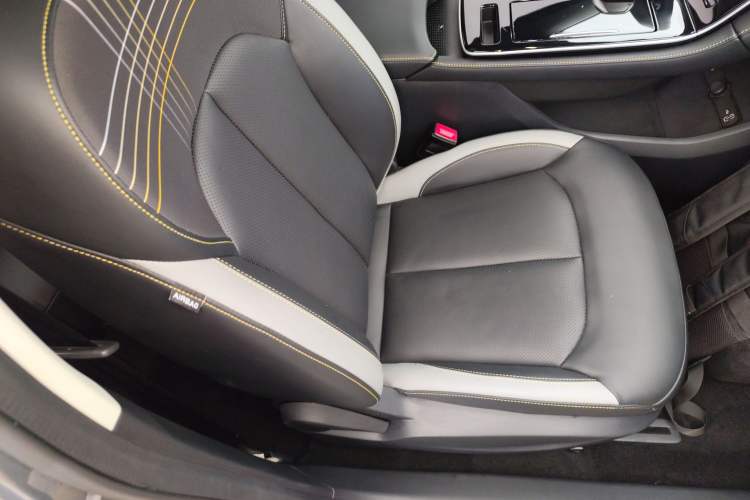 Used Roewe i6 MAX New Energy 2020 1.5T PHEV Cool & Spacious Skyroof Intelligent Drive Supreme Edition
