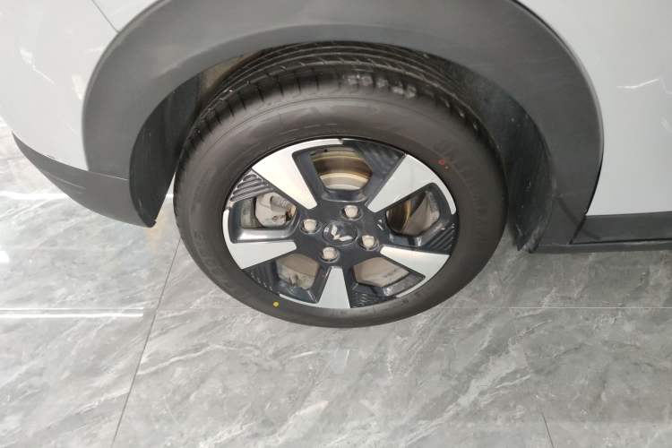 Used Wuling Bingo PLUS 2024 330 km Range Five-Seater Version
