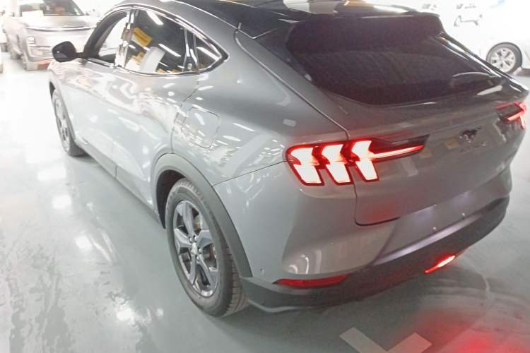 Used Ford Mustang Mach-E 2021 Leap Edition Rear-Drive Version (Standard Range)